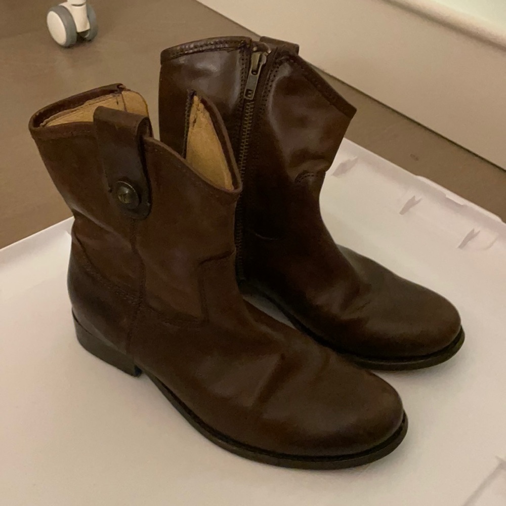 Frye Melissa Button Short Leather Boots
